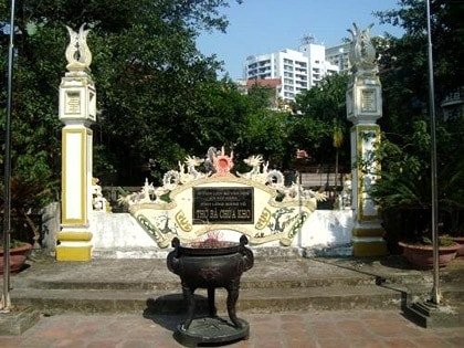 Đèn Bà Chúa kho ở Giảng Võ - Hà Nội