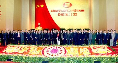Tổng bí thư Nông Đức Mạnh với các Đại biểu Đoàn khối các cơ quan trung ương Ảnh: Trí Dũng