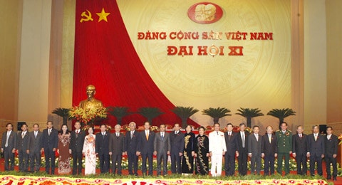 Lãnh đạo Đảng (Khóa X) với Đoàn ĐB Đồng Nai dự Đại hội Ảnh: Trí Dũng