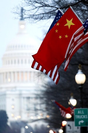 Quốc kỳ Mỹ và Trung Quốc tại đồi Capiol hôm 18.1 Nguồn: Reuters