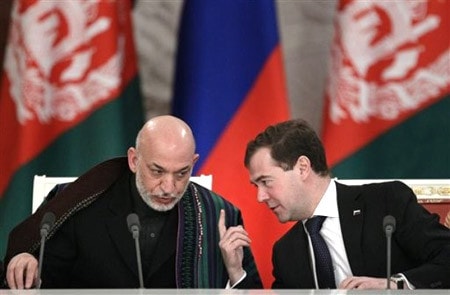 Tổng thống Nga Medvedev và Tổng thống Afghanistan Hamid Karzai trong cuộc họp báo chung tại Điện Kremlin hom 21.1 Nguồn: AP