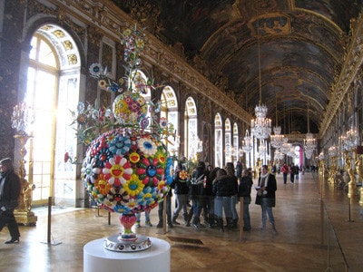 Tác phẩm sắp đặt của họa sỹ Nhật Bản Murakami tại Cung điện Versailles