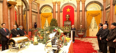 Tổng bí thư, Chủ tịch QH Nguyễn Phú Trọng chúc Tết Lãnh đạo Đảng, Nhà nước, đồng bào, chiến sỹ cả nước và kiều bào ta ở nước ngoài Ảnh: Trí Dũng