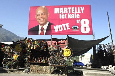 Ứng cử viên Michel Martelly, người sẽ thay thế cho ứng cử viên Jude Celestin vừa rút lui khỏi cuộc bầu cử, tham gia vòng hai của cuộc bầu cử Tổng thống Ảnh: Reuters