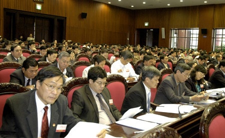 Các ĐB dự Hội nghị triển khai công tác bầu cử Ảnh: Lâm Hiển