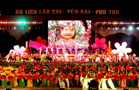 Lễ khai mạc chương trình du lịch về cội nguồn 2010 Nguồn: egov.laocai.gov.vn