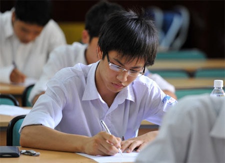 Tuyển sinh ĐH - CĐ năm 2011: Xử lý nghiêm thí sinh vi phạm, siết chặt khâu gọi nhập học ảnh 1