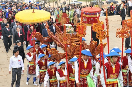 Giỗ tổ Hùng Vương, lễ hội đền Hùng 2011: 14 địa phương góp giỗ ảnh 1