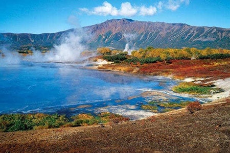Thung lũng núi lửa Uzon Caldera
