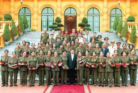Vinh dự được gặp Chủ tịch Nước Nguyễn Minh Triết Nguồn: sggp.org.vn