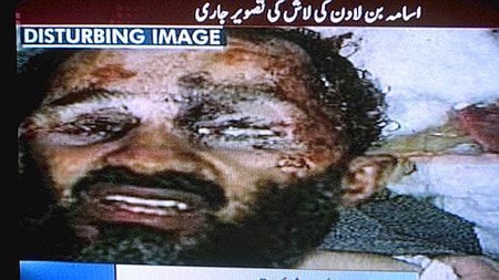 Truyền hình Pakistan đưa hình ảnh về xác chết được cho là của Bin Laden Nguồn: AP