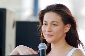 Vẻ đẹp lai Âu – Á của Bea Alonzo Không thể nhận ra sự kiều diễm của Bea trong vai cô gái xấu xí