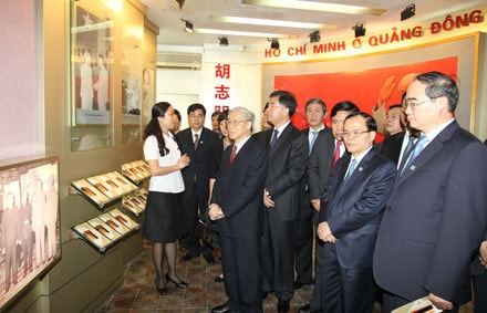 Một số hình ảnh về Tổng bí thư Nguyễn Phú Trọng và Đoàn Đại biểu cấp cao nước ta thăm chính thức Trung Quốc theo lời mời của Tổng bí thư, Chủ tịch Nước Cộng hòa Nhân dân Trung Hoa Hồ Cẩm Đào <br>(từ ngày 11 - 15.10.2011) ảnh 11