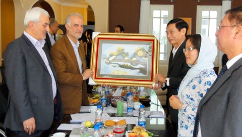 Cuộc đấu tranh dựng nước và giữ nước của nhân dân Việt Nam chính là bài học quý báu cho nhân dân Iran ảnh 3