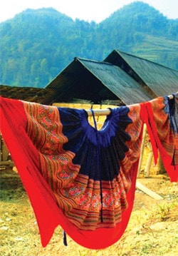 Trang phục dân tộc - nét đẹp văn hóa cần gìn giữ ảnh 1
