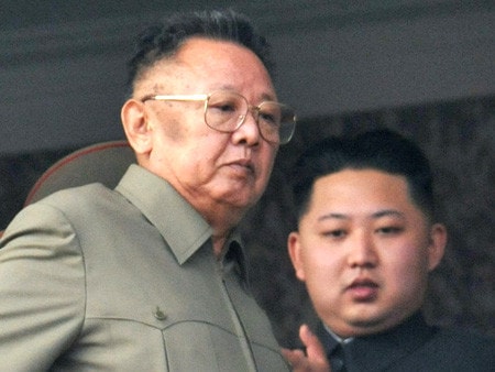 Kim Jong-un xuất hiện cùng cha tham dự buổi lễ duyệt binh ngày 10.10.2010 Nguồn: China News