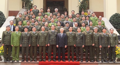 Tổng bí thư Nguyễn Phú Trọng với Lãnh đạo Bộ Công an Ảnh : Trí Dũng