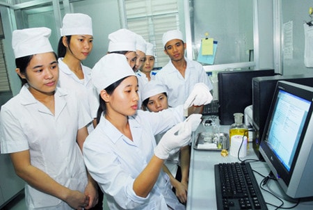 Thiếu trầm trọng nguồn nhân lực y tế ảnh 1