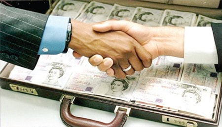 Các khoản đầu tư cá nhân có thể dẫn đến xung đột lợi ích Nguồn: Mail Online