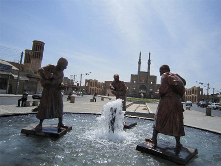 Đền thờ Hồi giáo Jameh với hai ngọn tháp cao nhất Iran