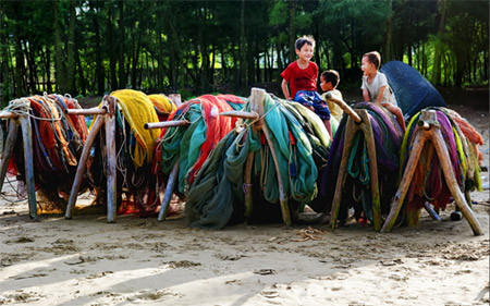 Tuổi thơ làng chài Ảnh: Nguyễn Quang Tuấn Tuổi thơ làng chài Ảnh: Nguyễn Quang Tuấn