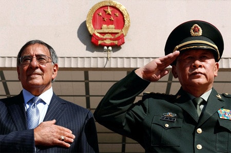 Bộ trưởng Quốc phòng Mỹ Panetta và người đồng nhiệm nước chủ nhà Lương Quang Liệt hôm 18.9
