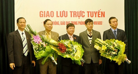 Các khách mời tham dự buổi giao lưu