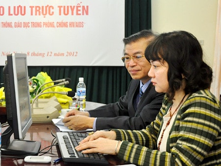 Giao lưu trực tuyến về truyền thông, giáo dục trong phòng, chống HIV/AIDS ảnh 2