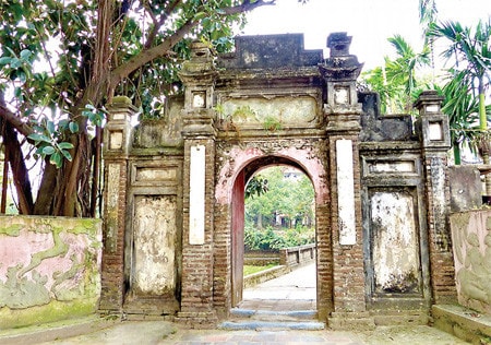 Cổng đền thờ Cao Lỗ Vương tại Gia Bình, Bắc Ninh