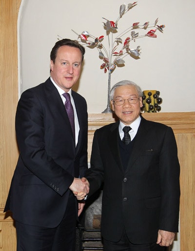 Thủ tướng Anh David Cameron đón Tổng bí thư Nguyễn Phú Trọng Ảnh: Trí Dũng