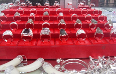 Sản phẩm vàng bạc mỹ nghệ của Châu Khê