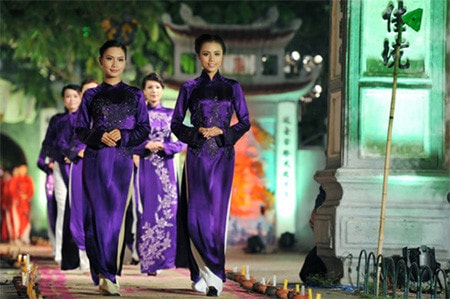 Chiếc áo dài <br><i>Tùy bút của Tràng Thiên</i> ảnh 1