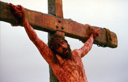 Chúa Jesus bị đóng đinh - minh chứng bạo lực từ Kinh Thánh