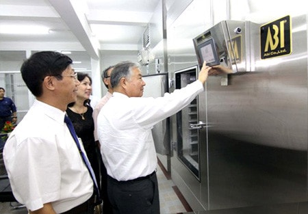 Chủ tịch Tập đoàn ABI ngài Qwada đang giới thiệu công nghệ CAS tại buổi lễ khánh thành
