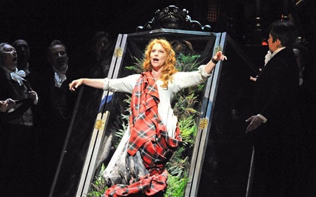 Ngôi sao opera, Joyce Didonato, thủ vai Elena trong vở Công nương bên hồ