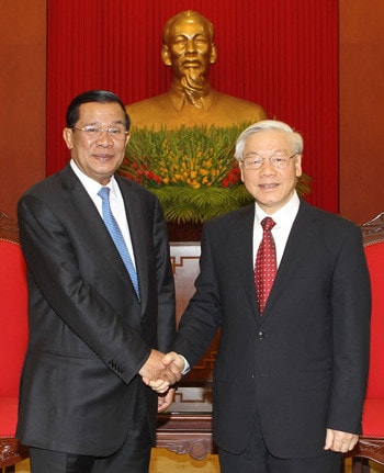 Tổng bí thư Nguyễn Phú Trọng tiếp Thủ tướng Hun Sen Ảnh: Trí Dũng