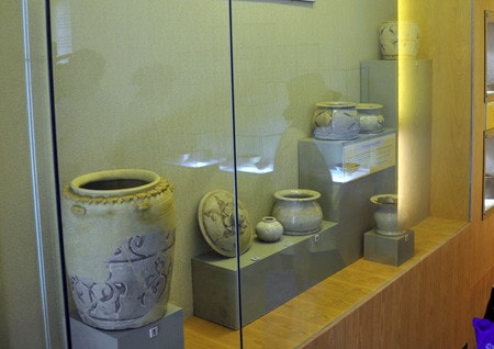 Cổ vật được trưng bày tại Hoàng thành Thăng Long Ảnh: Duy Thông
