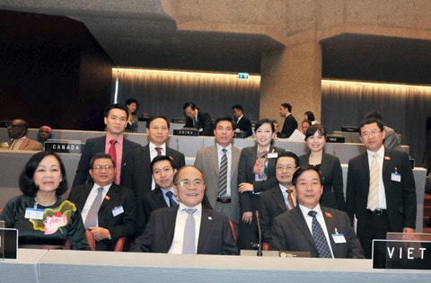 Chủ tịch QH Nguyễn Sinh Hùng và Đoàn ĐBQH Việt Nam tại IPU - 130 Genève 2014 Ảnh: Lâm Hiển