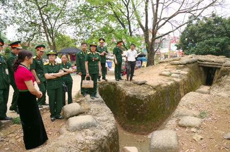 Thăm lại chiến trường xưa Ảnh: Duy Thông