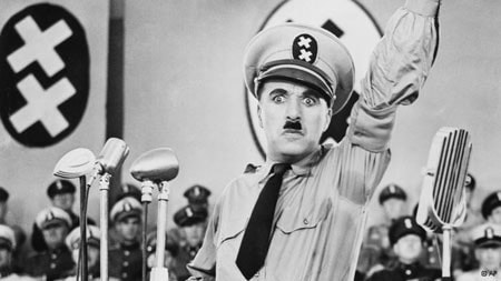 Vua hề Chaplin đóng vai Hitler trong Kẻ độc tài