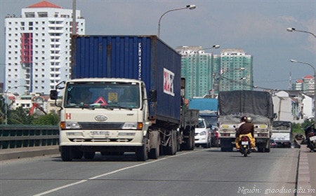 Giao lưu trực tuyến: Thực hiện pháp luật an toàn giao thông - Tăng cường quản lý hoạt động vận tải ảnh 7