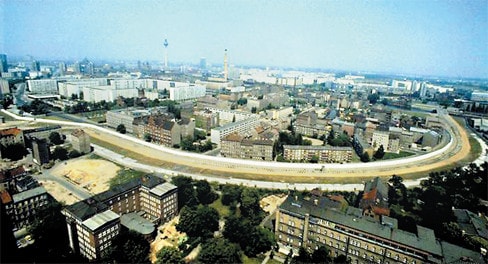 Dựng lại bức tường Berlin ảnh 2