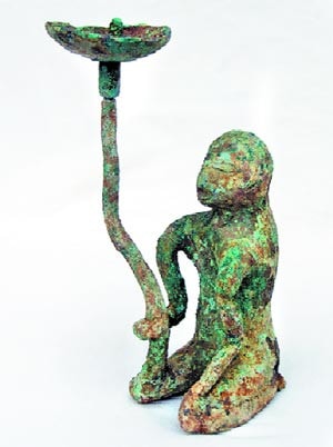 Cây đèn hình người
