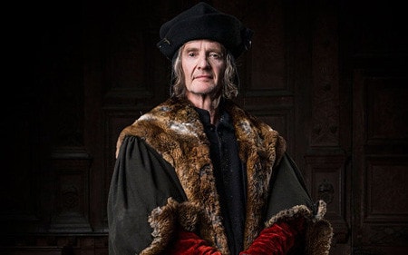 Anton Lesser vai Thomas More trong vở kịch chuyển thể từ Wolf Hall
