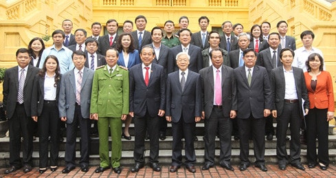 Tổng bí thư Nguyễn Phú Trọng với các đại biểu Ảnh: Trí Dũng