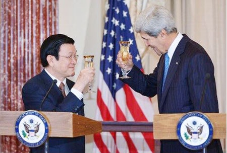 Trong phát biểu chào mừng, Ngoại trưởng Mỹ John Kerry nhắc lại kỷ niệm gắn bó với Việt Nam từ thời chiến tranh, quá trình bình thường hóa quan hệ hai nước. New York, ngày 25.7.2013