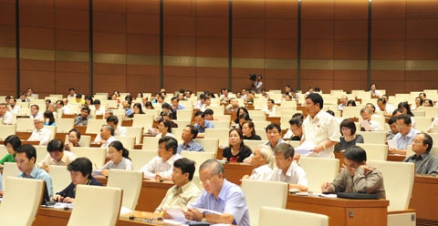 ĐBQH Đặng Ngọc Nghĩa (Thừa Thiên Huế) phát biểu tại Hội trường Ảnh: Lâm Hiển