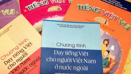 Thiếu thầy, hiếm tài liệu ảnh 1