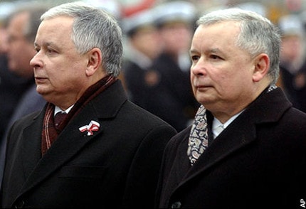 Hai anh em sinh đôi Lech Kaczynski và Jaroslaw Kaczynski, từng là Tổng thống và Thủ tướng Ba Lan giai đoạn 2006 - 2010 Ảnh: Telegraph