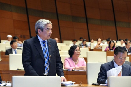 Bộ trưởng Bộ Khoa học và Công nghệ Nguyễn Quân phát biểu tại Kỳ họp thứ 10, QH Khóa XIII Ảnh: Quang Khánh